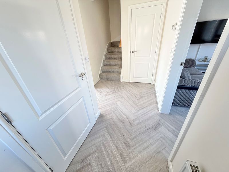 Cuddington Grove Rossmore